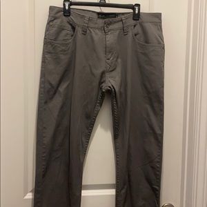 Mens Oakley jeans size 34x32. Slim fit